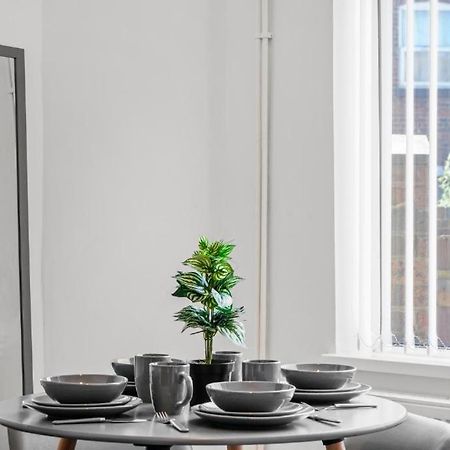Modern Equipped 4 Bedroom House In Central Stoke-Free Parking Exteriör bild