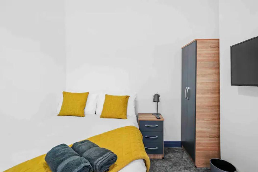 Modern Equipped 4 Bedroom House In Central Stoke-Free Parking Exteriör bild