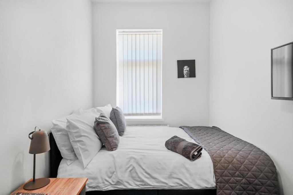 Modern Equipped 4 Bedroom House In Central Stoke-Free Parking Exteriör bild